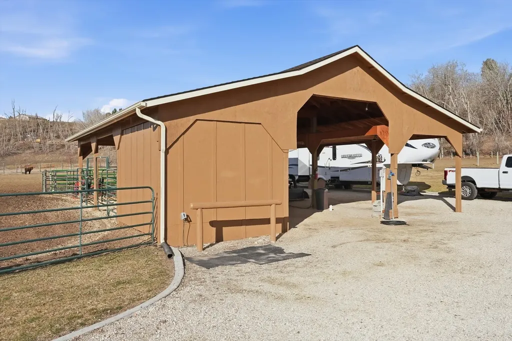 786 Ropin Horse Lane Hamilton MT 59840