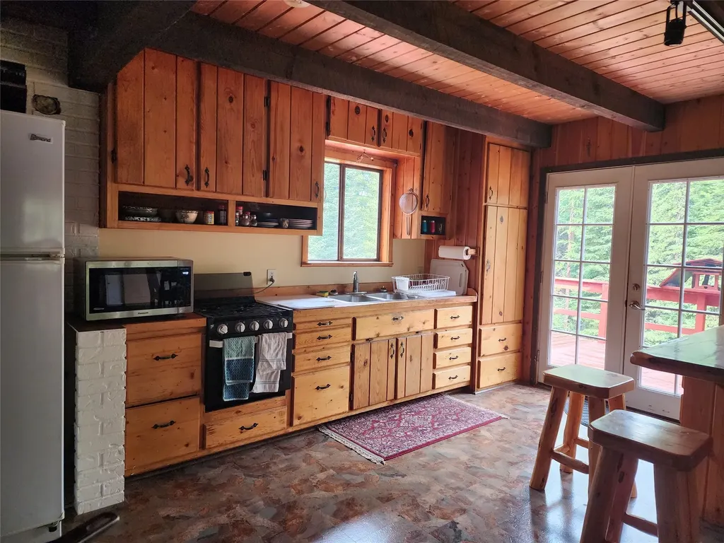 2336 Providence Lane Condon MT 59826