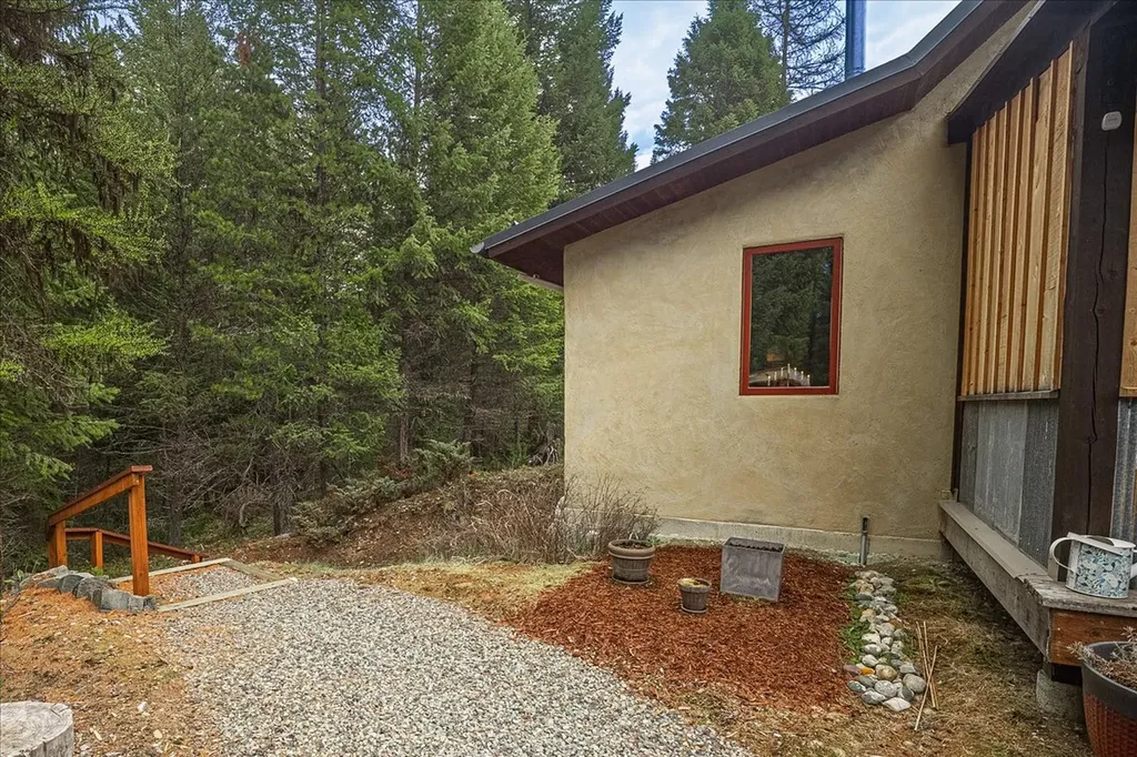 245 Doxie Lane Eureka MT 59917