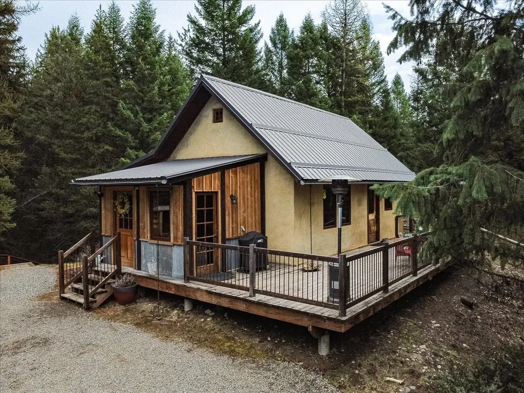 245 Doxie Lane Eureka MT 59917