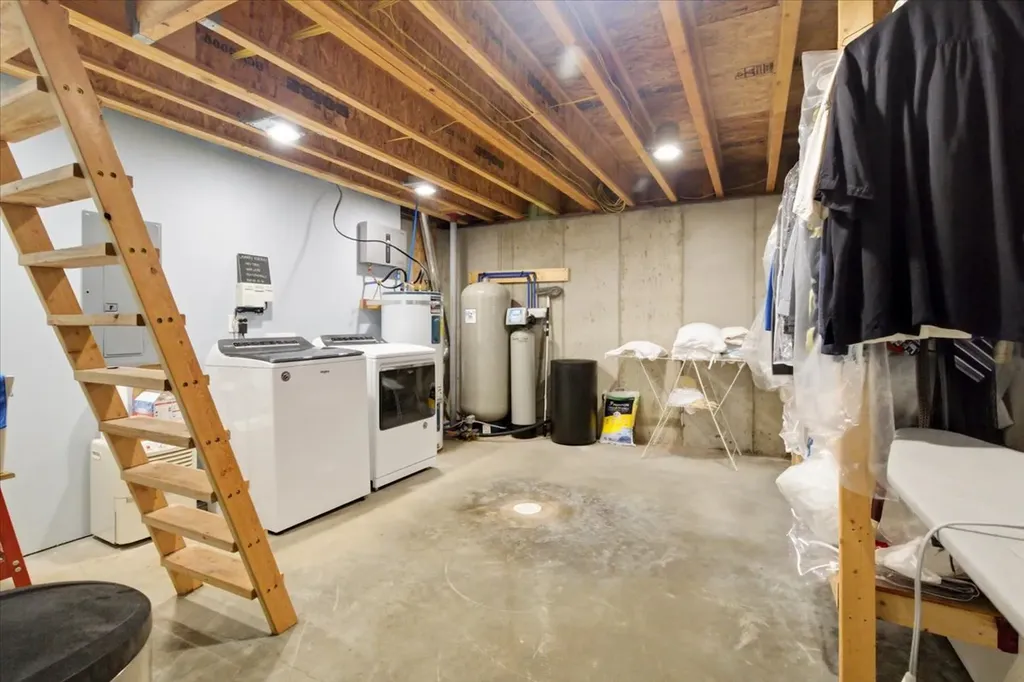 245 Doxie Lane Eureka MT 59917