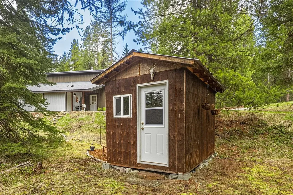 245 Doxie Lane Eureka MT 59917