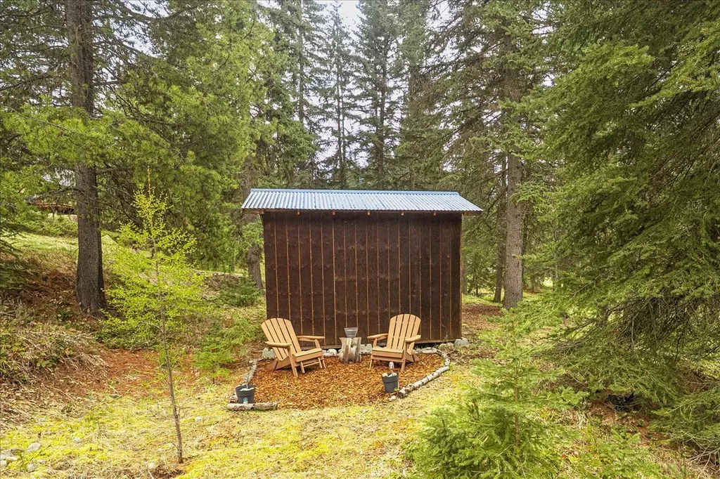 245 Doxie Lane Eureka MT 59917