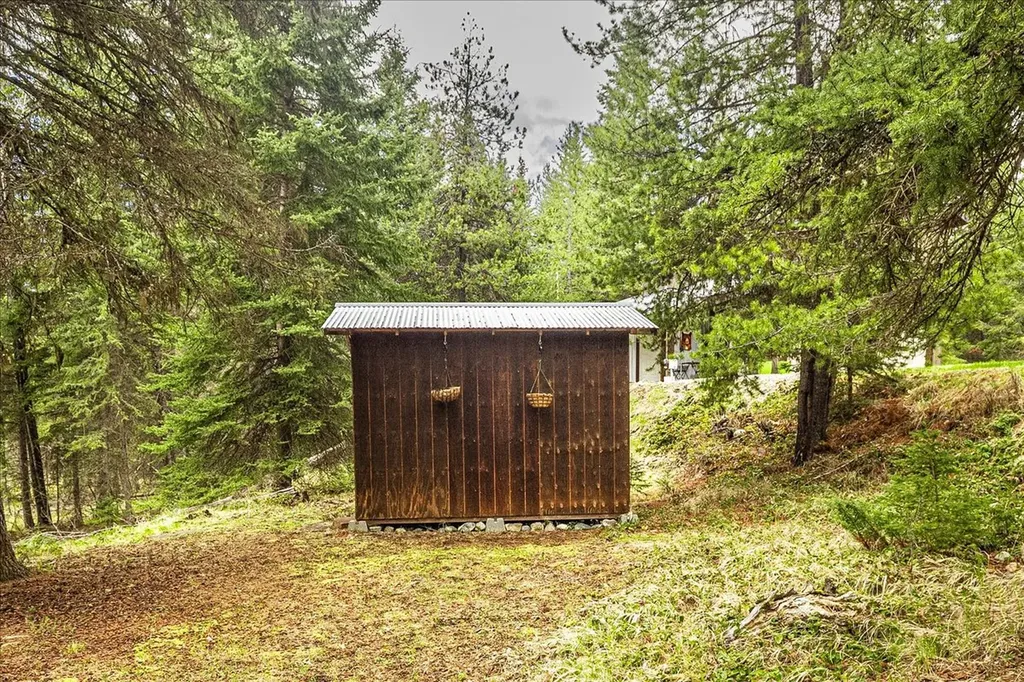 245 Doxie Lane Eureka MT 59917