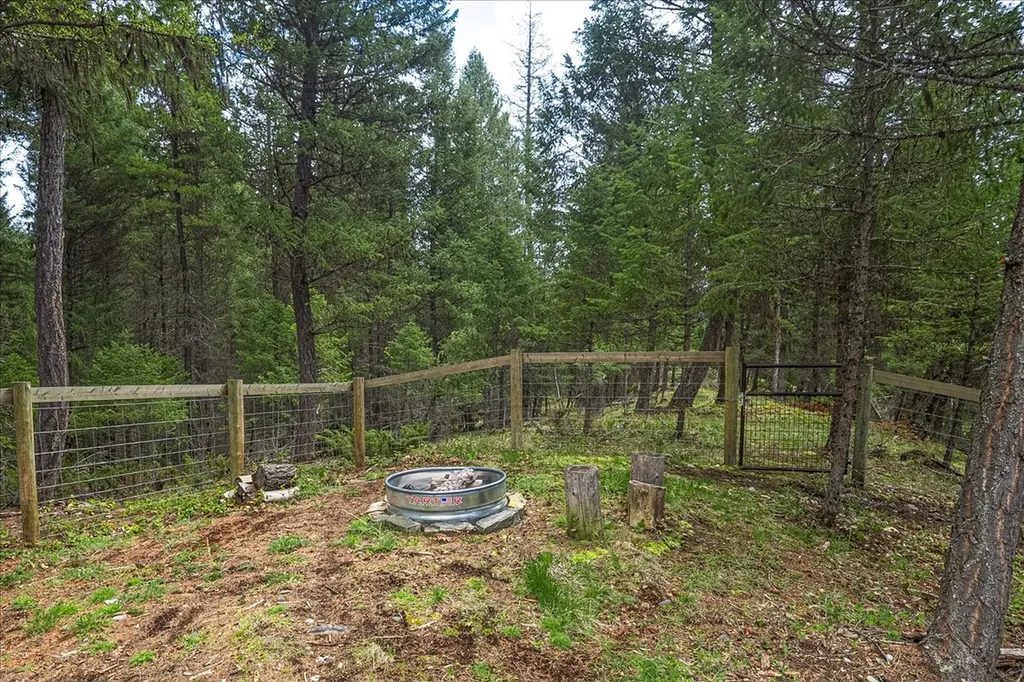 245 Doxie Lane Eureka MT 59917