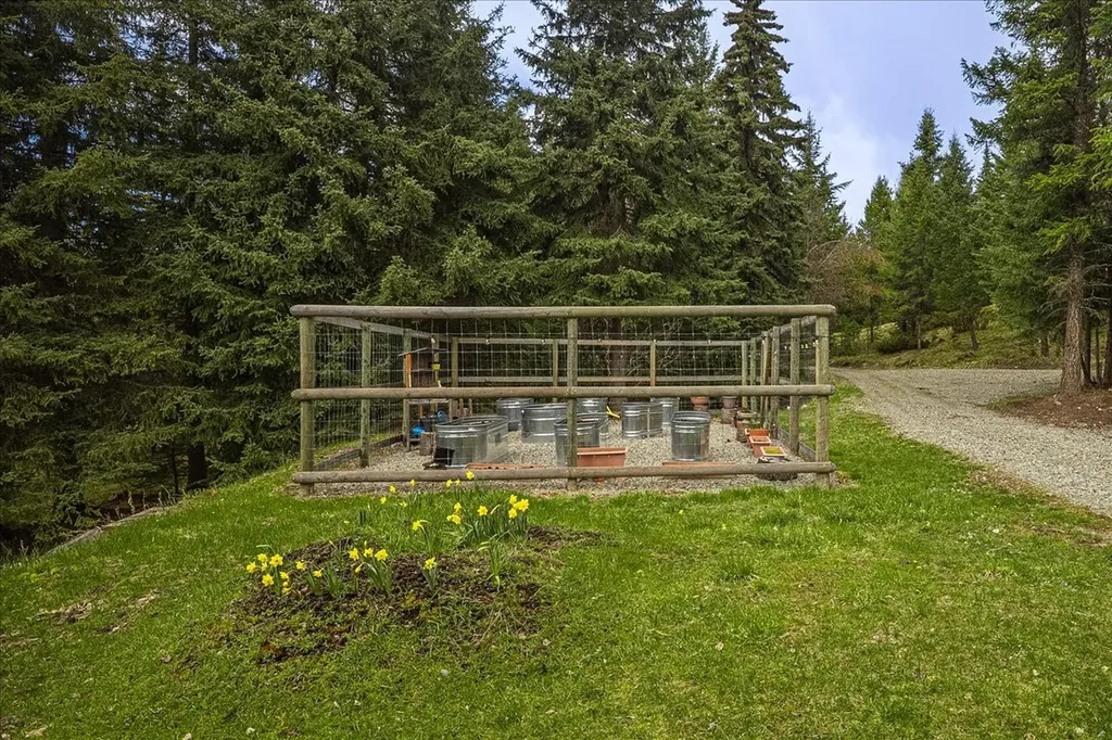 245 Doxie Lane Eureka MT 59917