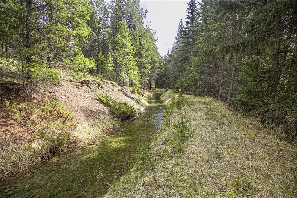 245 Doxie Lane Eureka MT 59917