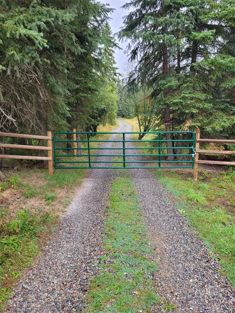 245 Doxie Lane Eureka MT 59917