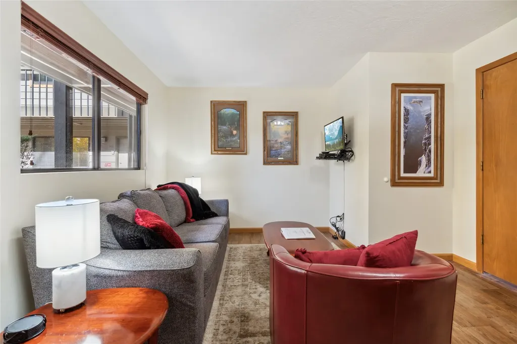180 Vista Lane Bigfork MT 59911