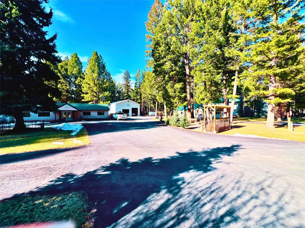 208 4th Avenue Lincoln MT 59639