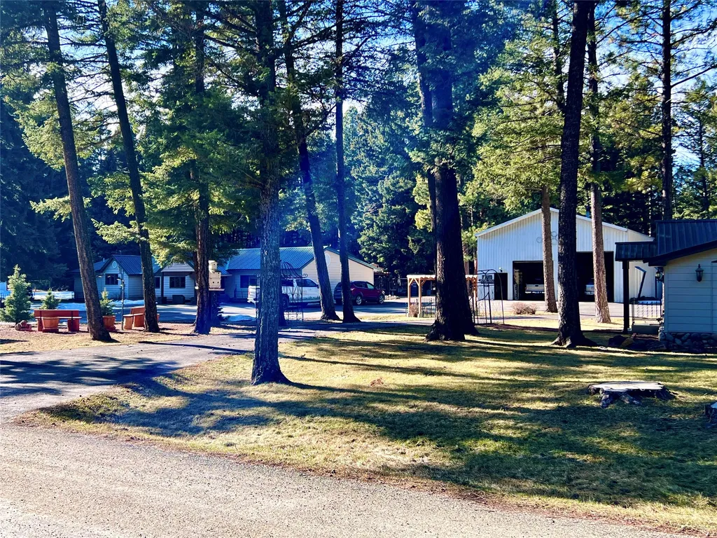 208 4th Avenue Lincoln MT 59639