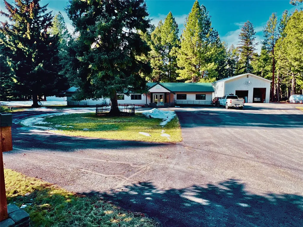 208 4th Avenue Lincoln MT 59639