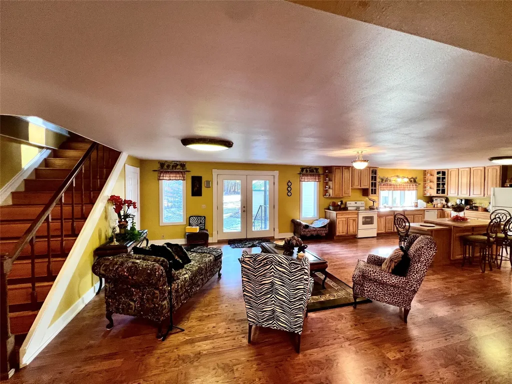 208 4th Avenue Lincoln MT 59639