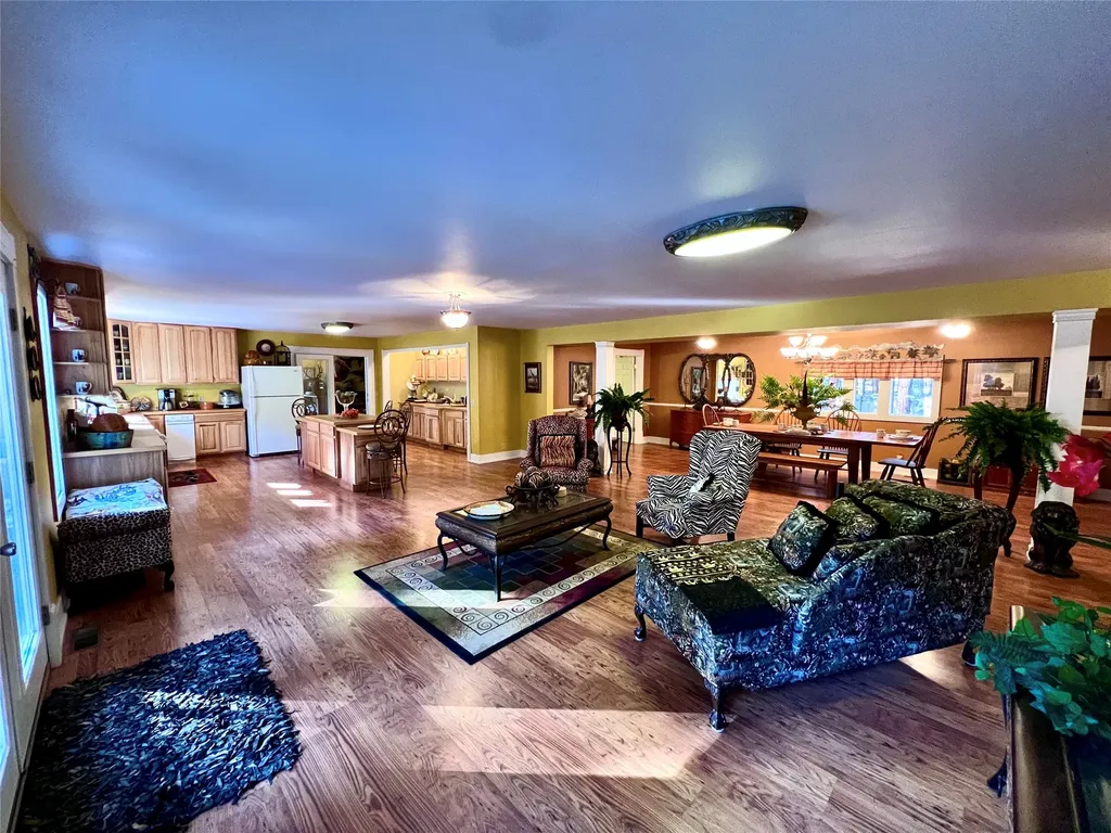 208 4th Avenue Lincoln MT 59639