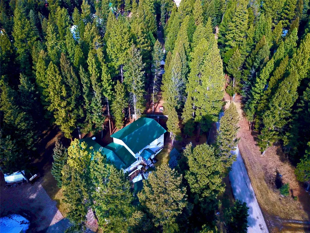 208 4th Avenue Lincoln MT 59639