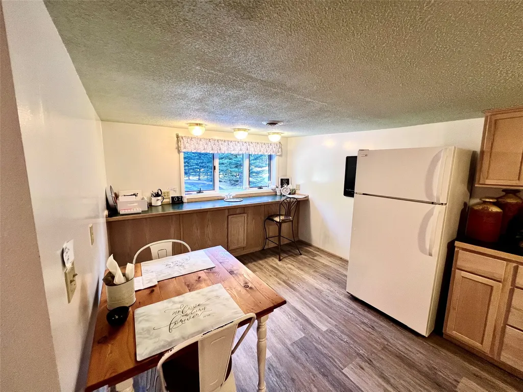 208 4th Avenue Lincoln MT 59639