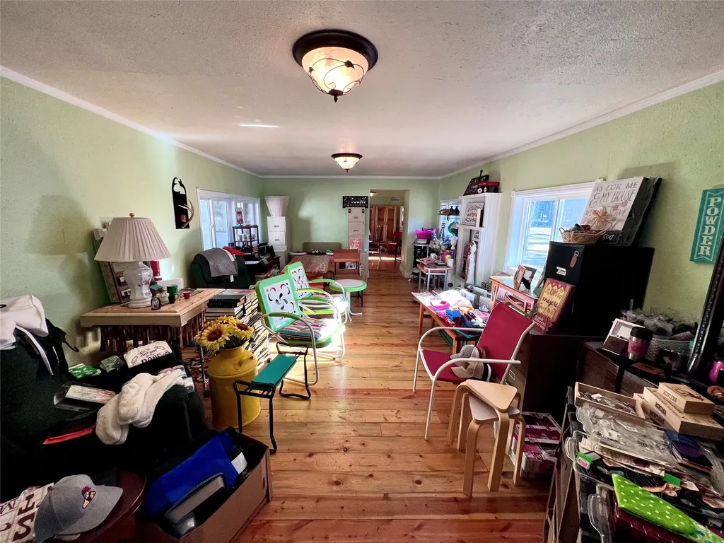 208 4th Avenue Lincoln MT 59639