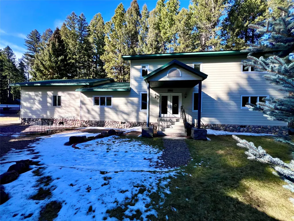 208 4th Avenue Lincoln MT 59639
