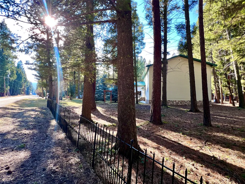 208 4th Avenue Lincoln MT 59639