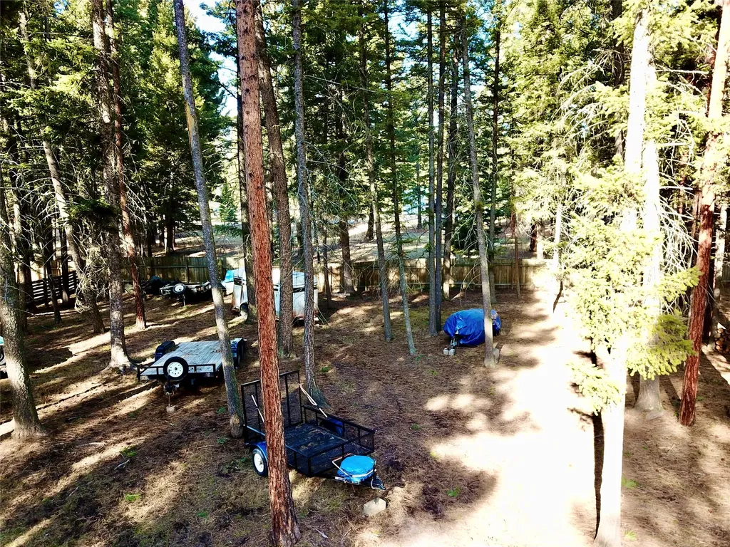 208 4th Avenue Lincoln MT 59639