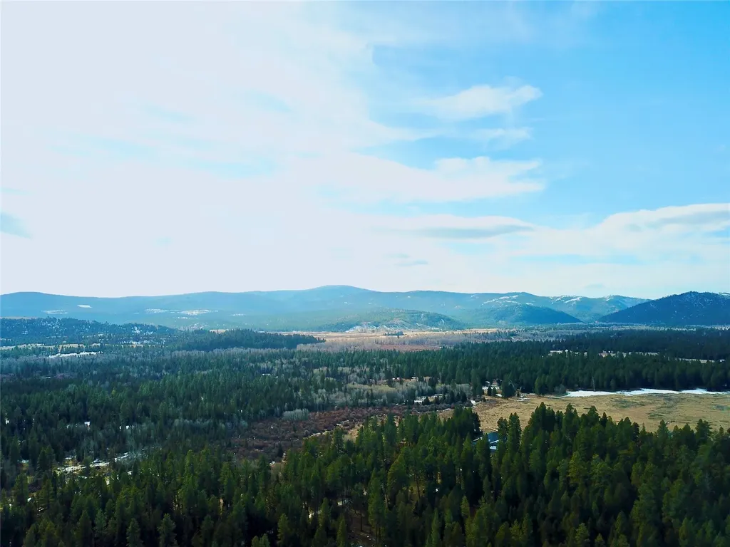 208 4th Avenue Lincoln MT 59639