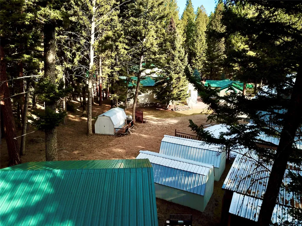 208 4th Avenue Lincoln MT 59639
