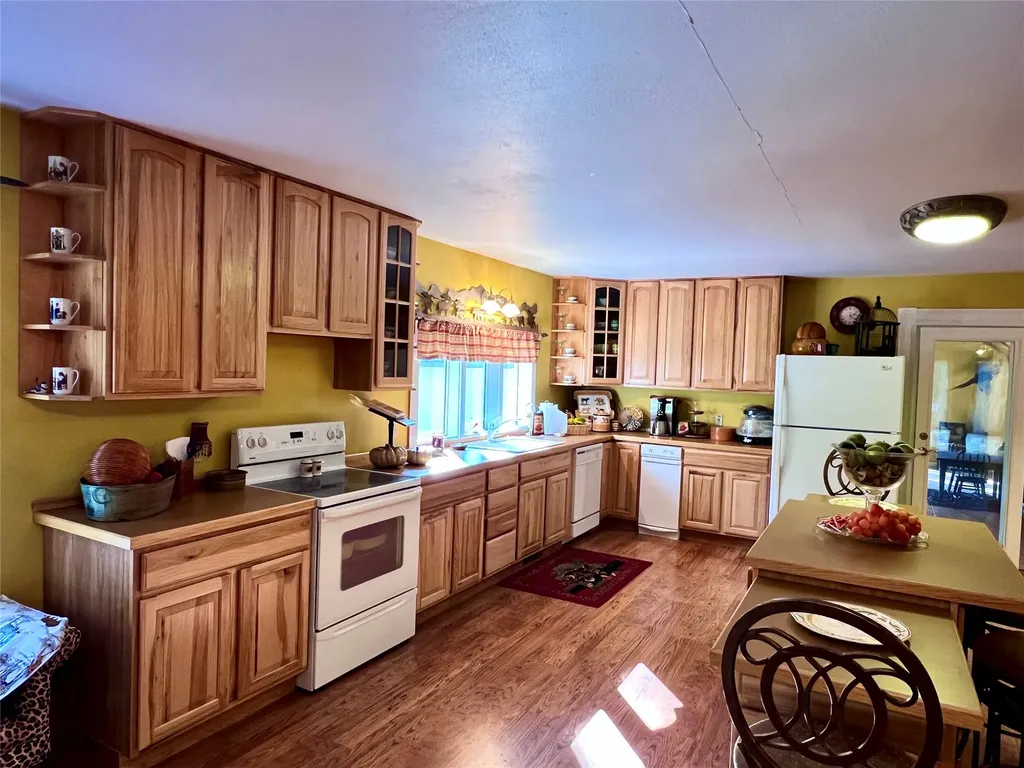208 4th Avenue Lincoln MT 59639