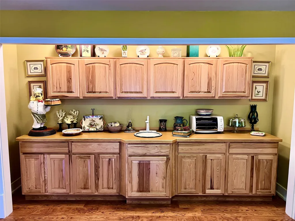 208 4th Avenue Lincoln MT 59639