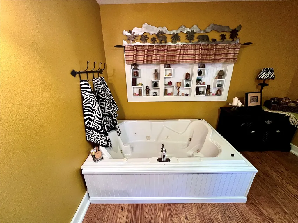 208 4th Avenue Lincoln MT 59639