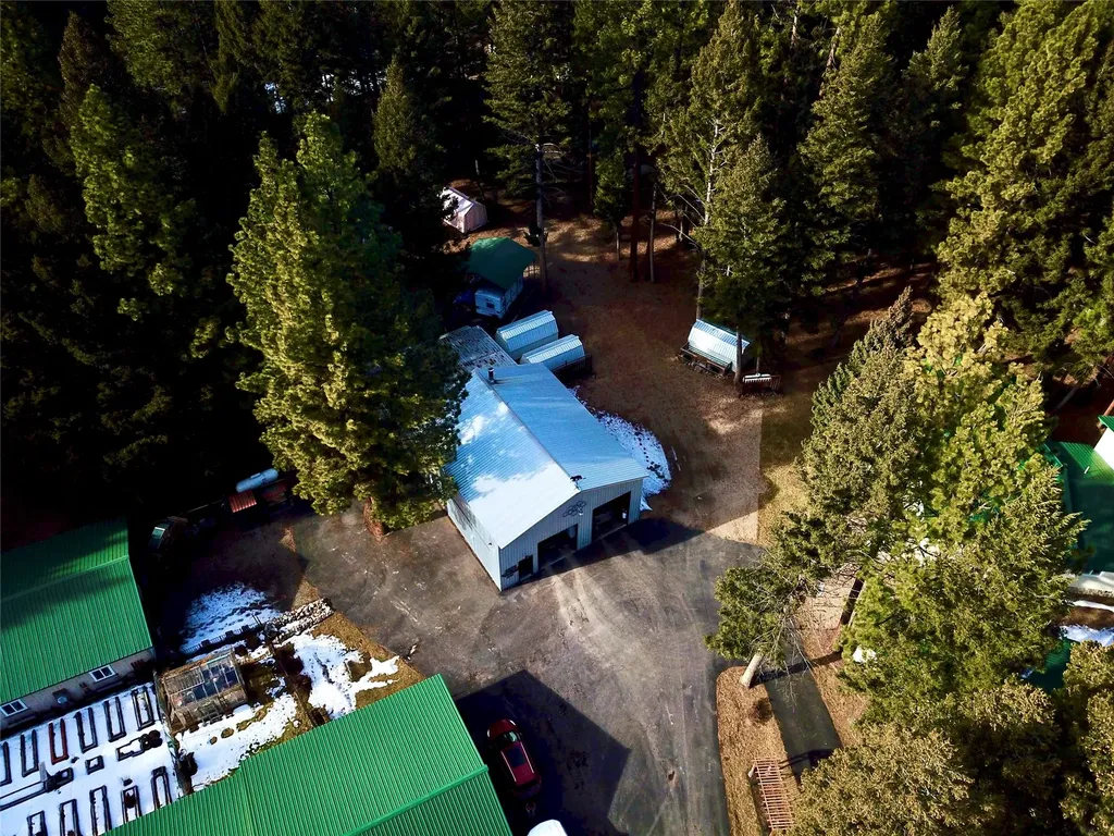 208 4th Avenue Lincoln MT 59639