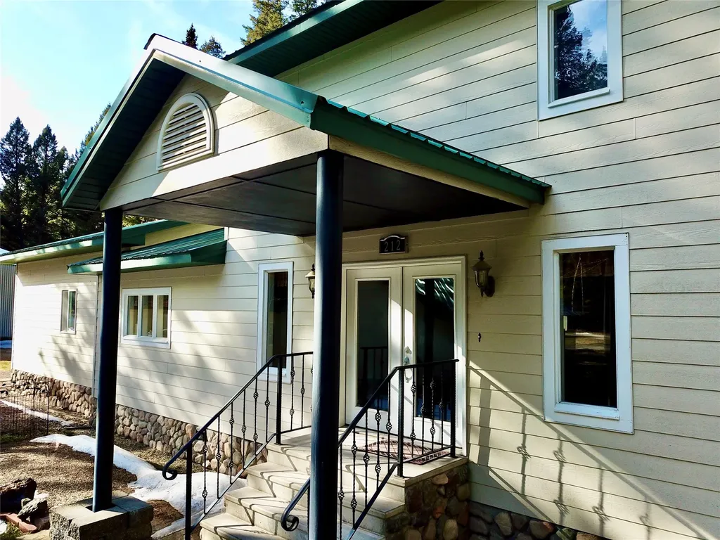 208 4th Avenue Lincoln MT 59639