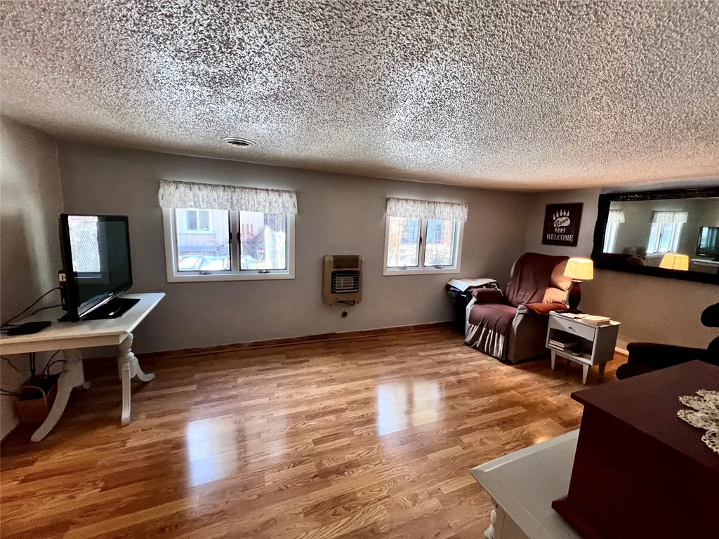 208 4th Avenue Lincoln MT 59639