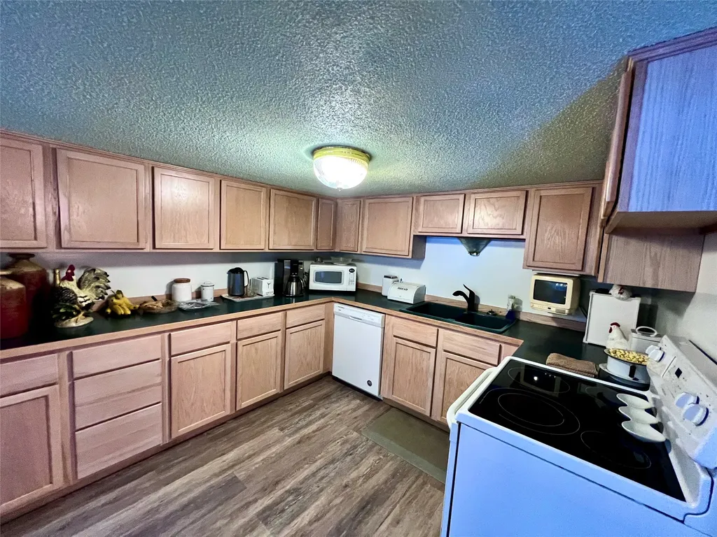 208 4th Avenue Lincoln MT 59639
