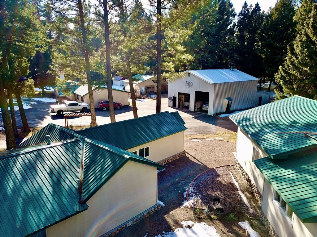 208 4th Avenue Lincoln MT 59639