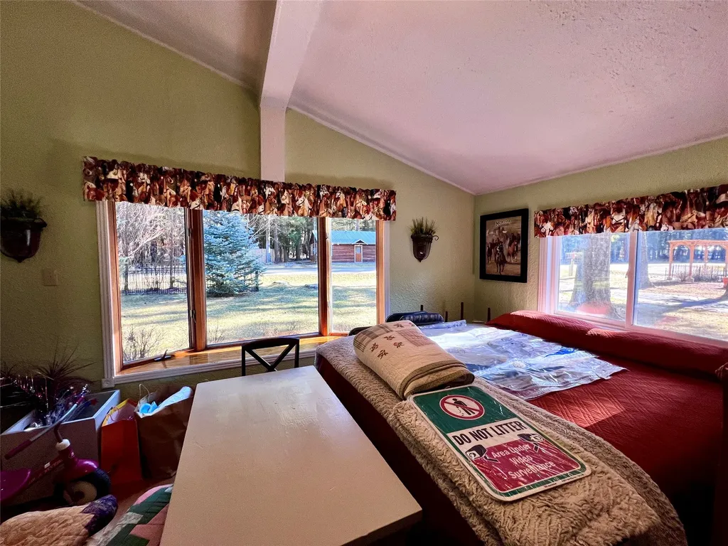 208 4th Avenue Lincoln MT 59639