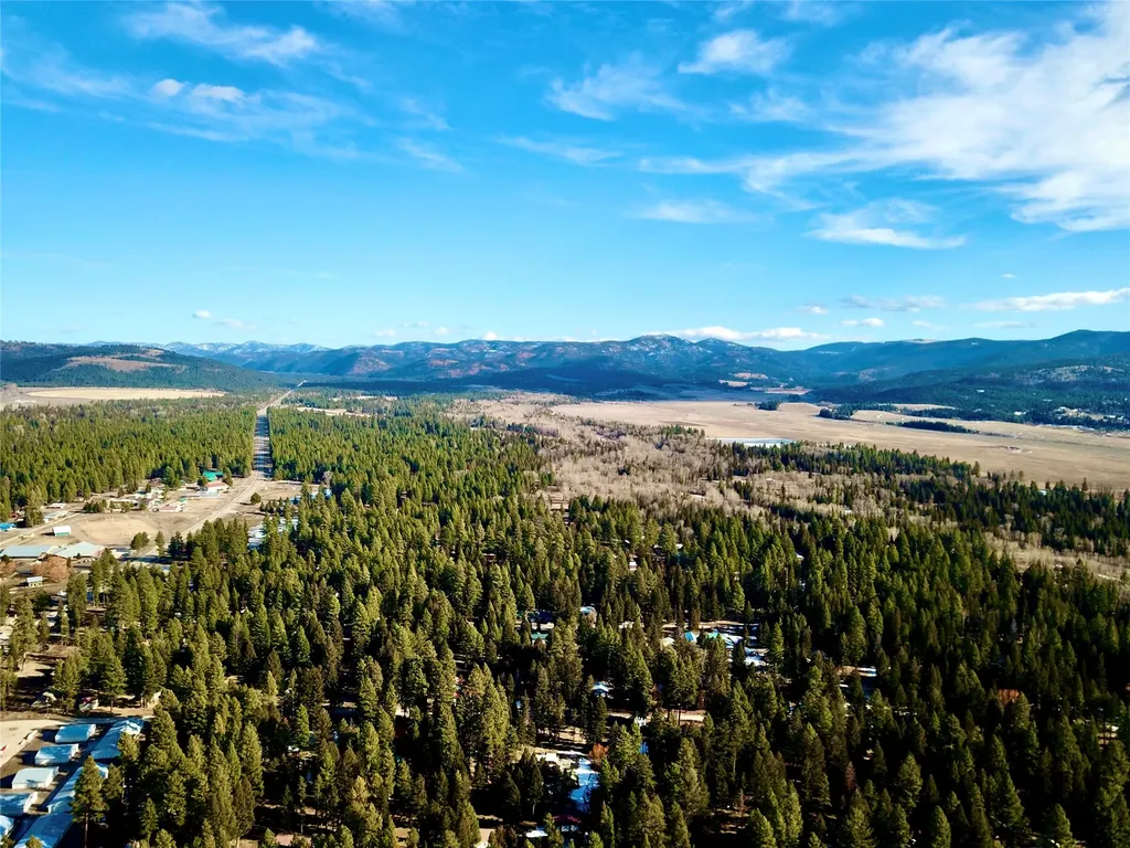 208 4th Avenue Lincoln MT 59639