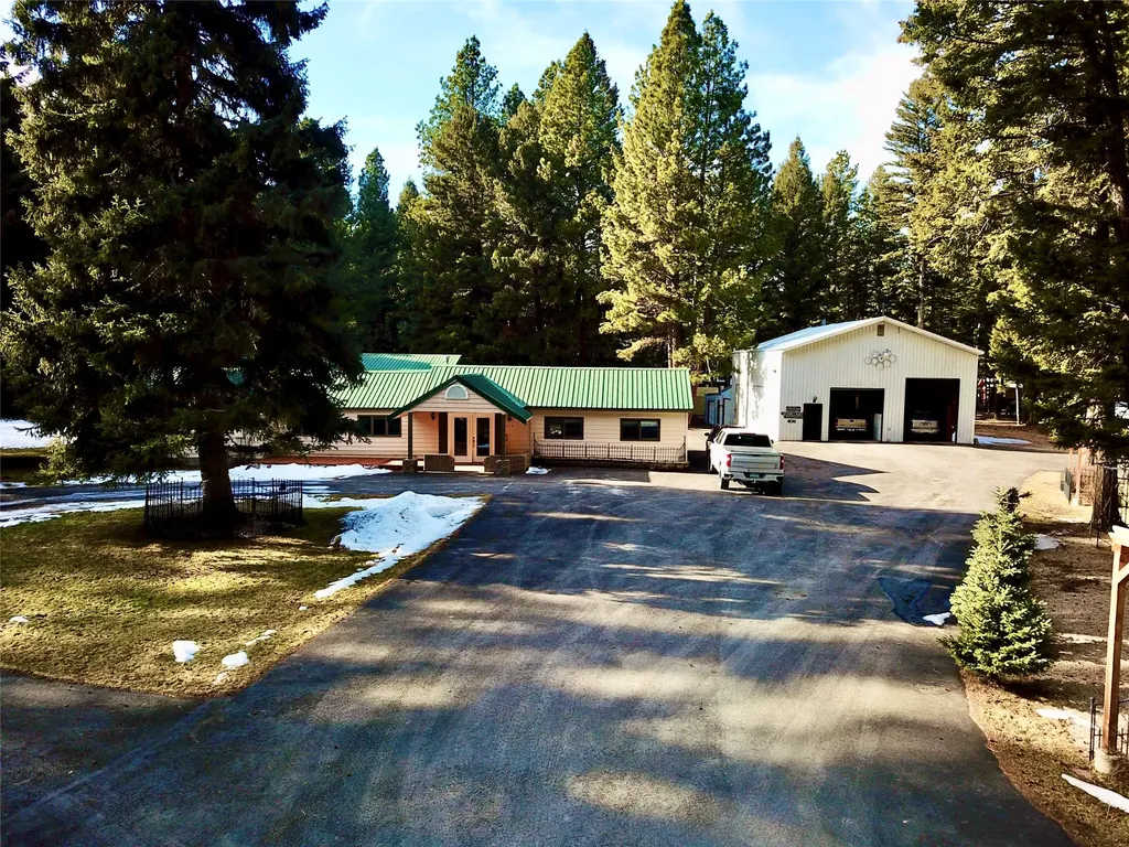 208 4th Avenue Lincoln MT 59639