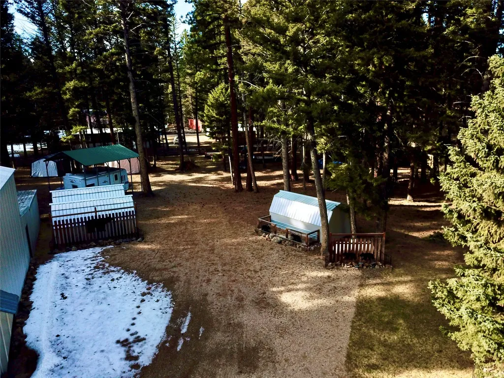 208 4th Avenue Lincoln MT 59639