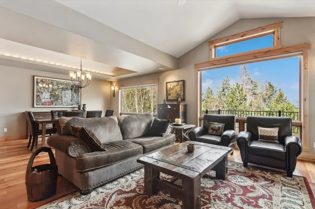335 Jib Lane Lakeside MT 59922