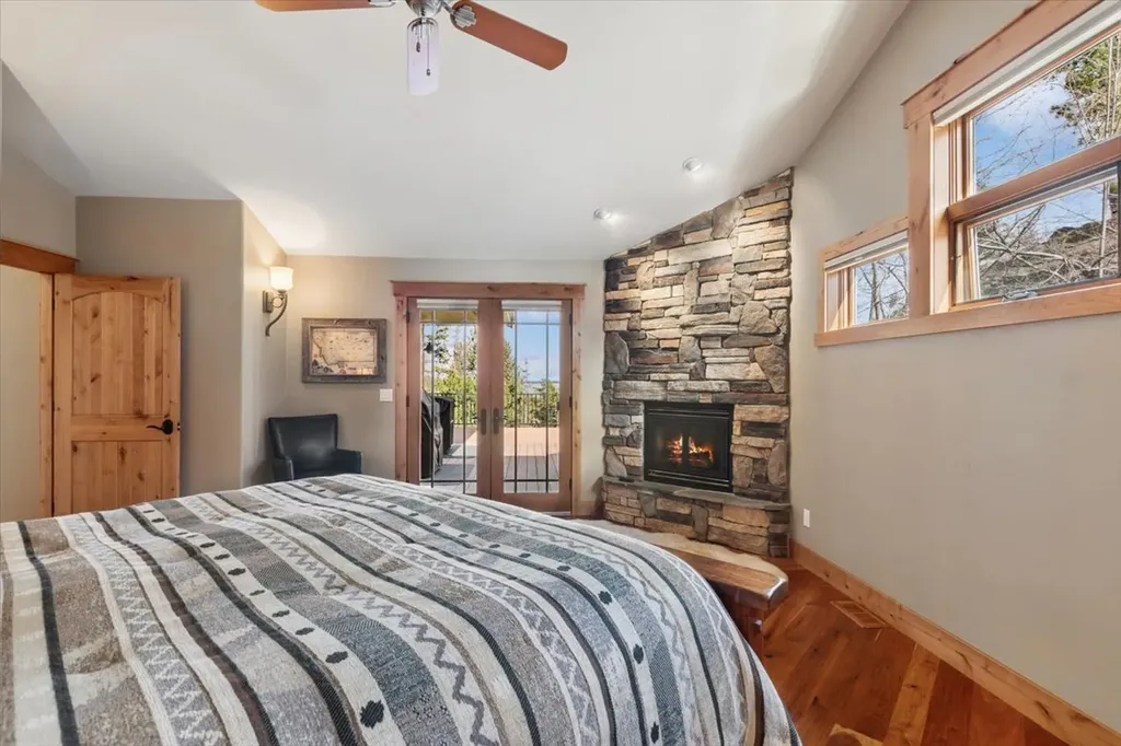 335 Jib Lane Lakeside MT 59922