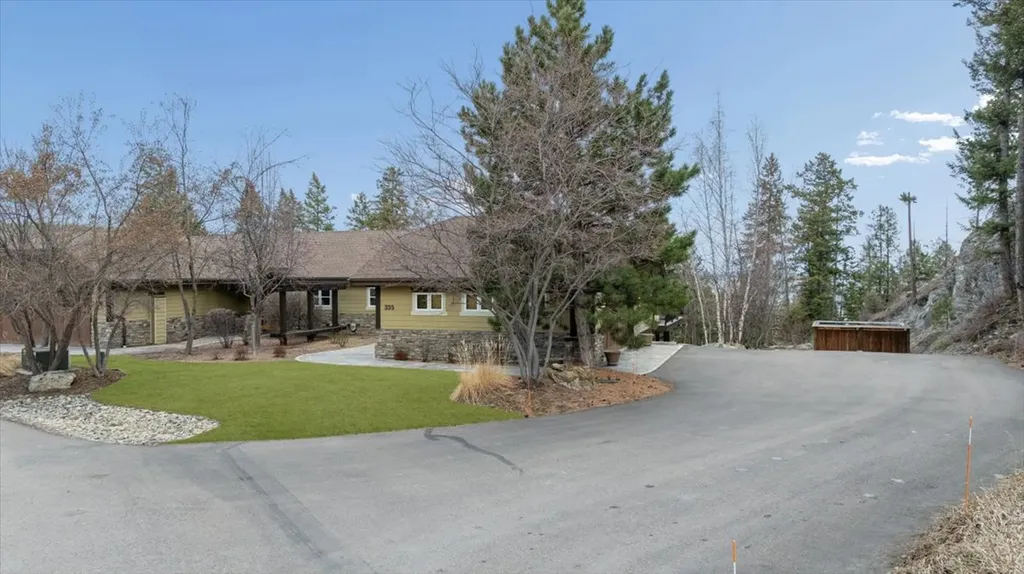 335 Jib Lane Lakeside MT 59922