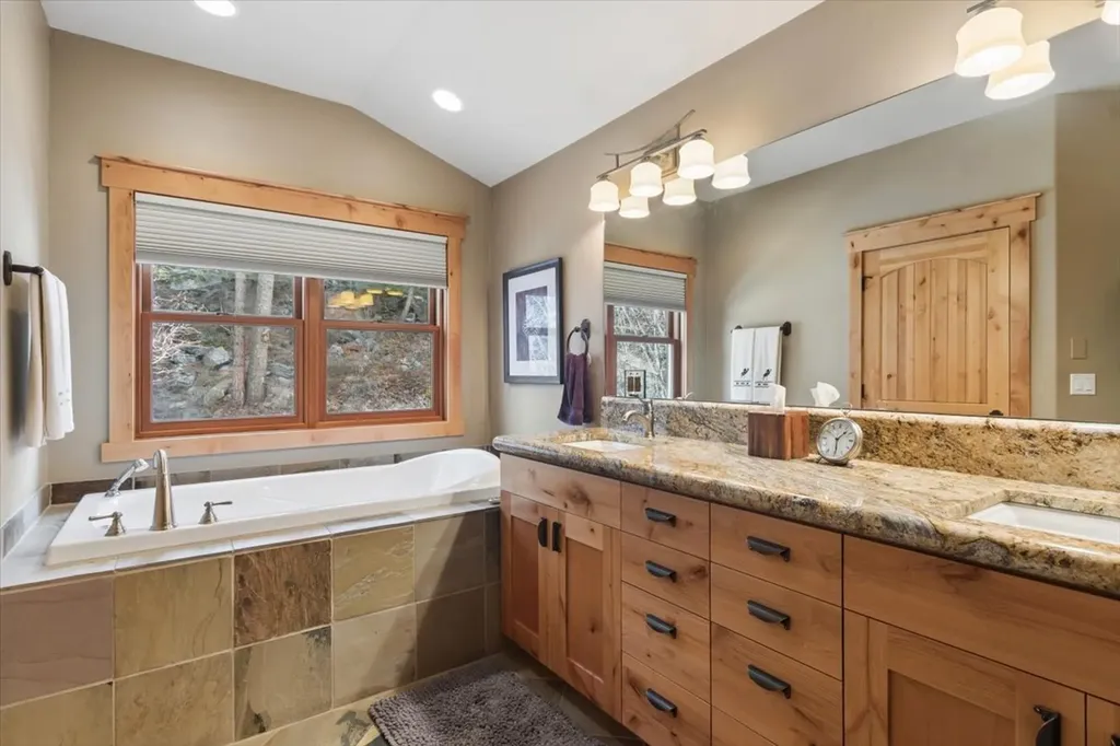 335 Jib Lane Lakeside MT 59922