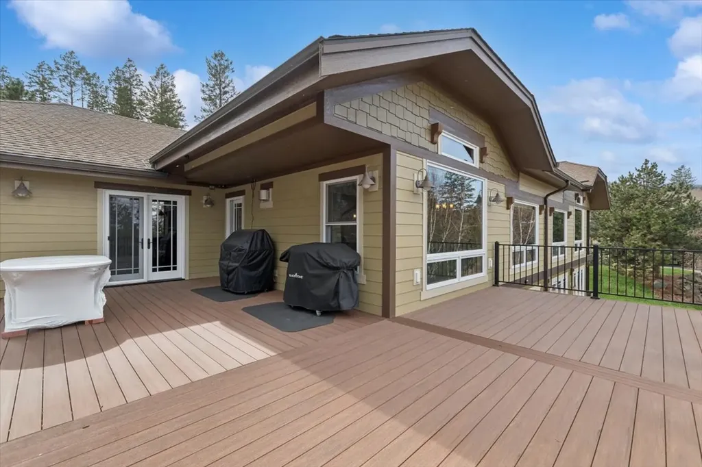 335 Jib Lane Lakeside MT 59922