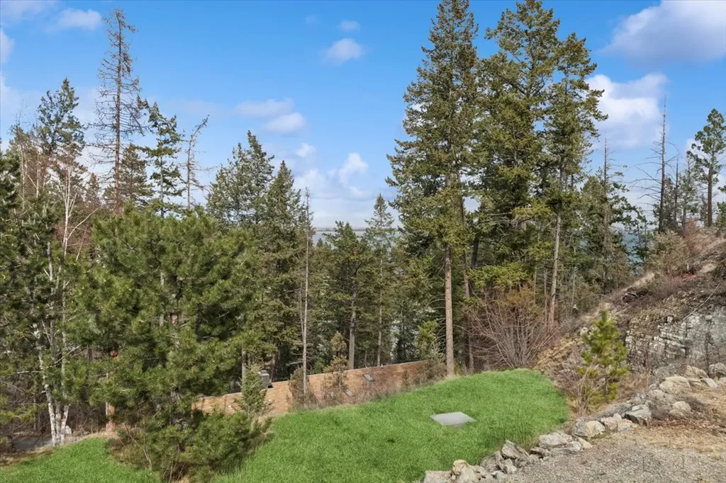 335 Jib Lane Lakeside MT 59922