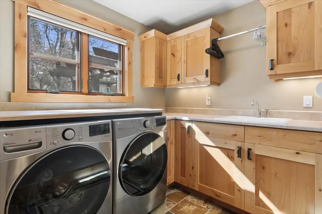 335 Jib Lane Lakeside MT 59922