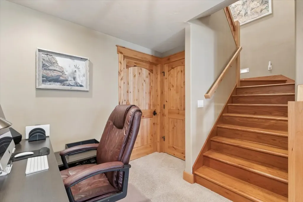 335 Jib Lane Lakeside MT 59922
