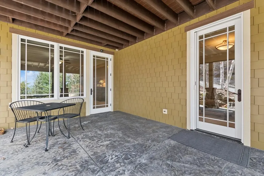 335 Jib Lane Lakeside MT 59922