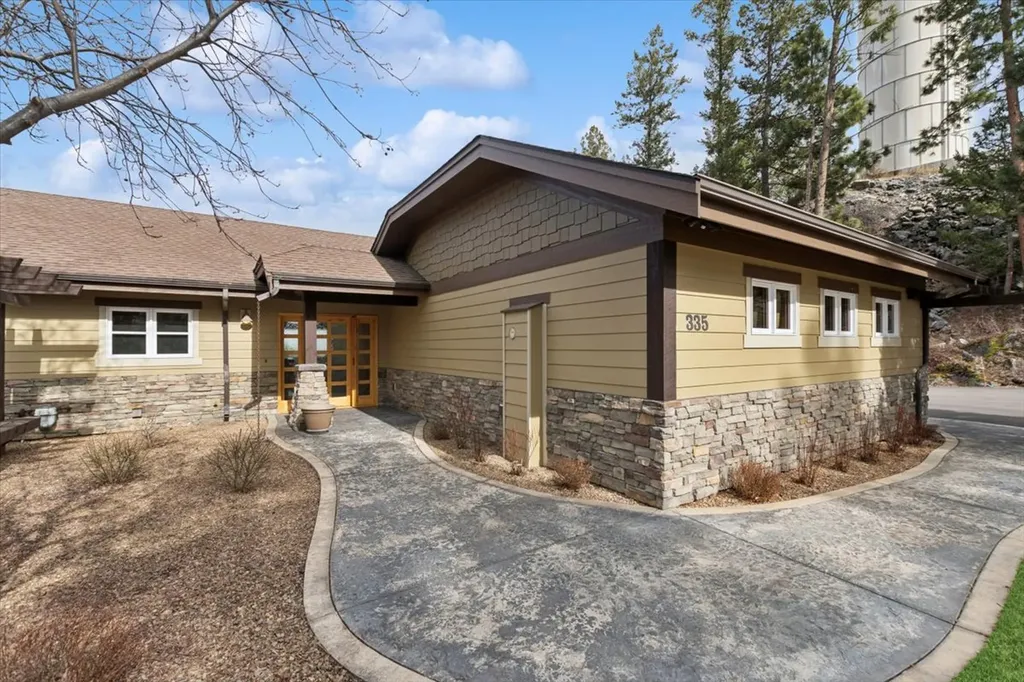 335 Jib Lane Lakeside MT 59922