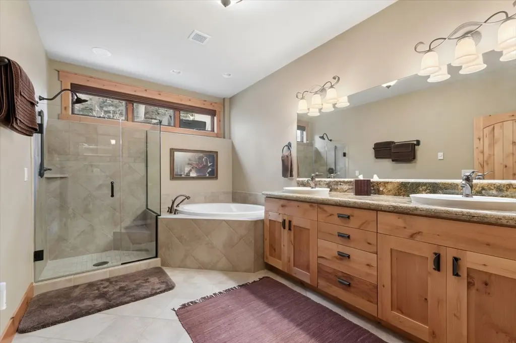 335 Jib Lane Lakeside MT 59922