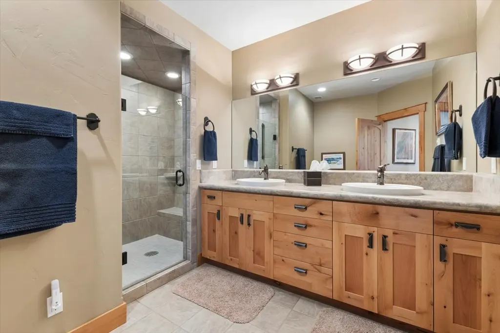 335 Jib Lane Lakeside MT 59922